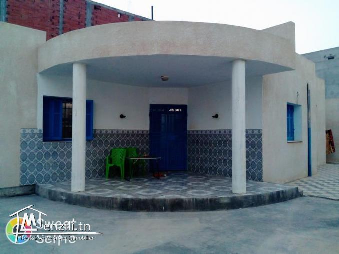 Villa à Mahdia (Salakta) à côté de la plage, état neuf (275 mille négociables)