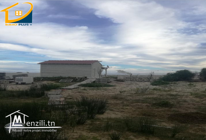 terrain 1ere position a la plage ain grinz