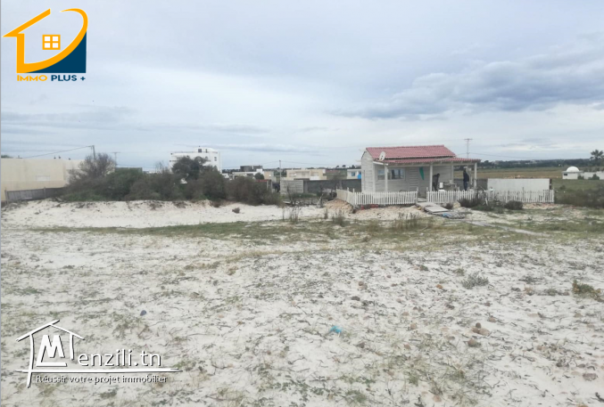 terrain 1ere position a la plage ain grinz