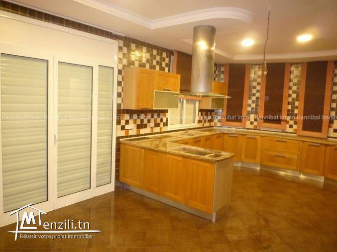 A vendre une villa s+6 à chotrana 2