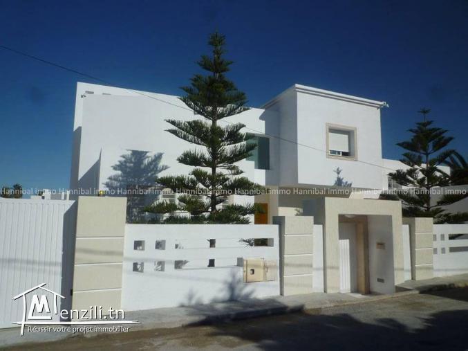 A vendre une villa s+6 à chotrana 2