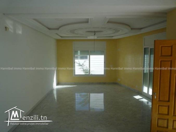 A vendre une villa s+6 à chotrana 2