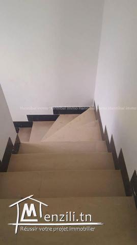 A vendre un duplex s+4 à la Marsa cité el khalil