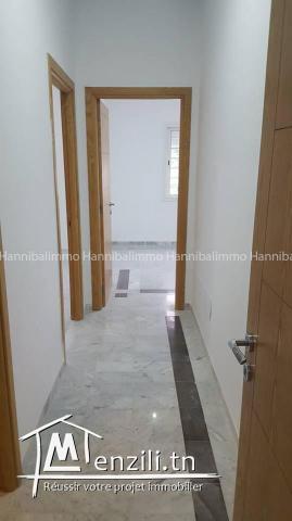 A vendre un appartement S+2  très haut standing  jamais habité à cité el wahat