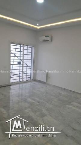 A vendre un appartement S+2  très haut standing  jamais habité à cité el wahat