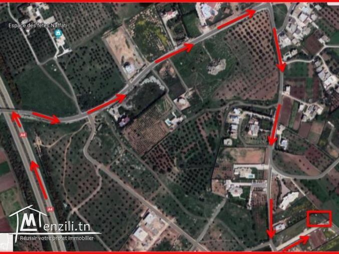 A vendre un terrain à 5mn du centre commercial Géant avec accès direct Bricorama