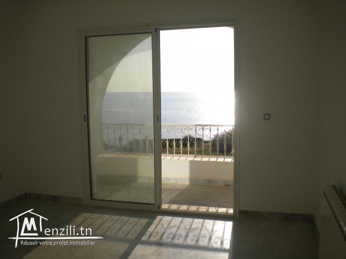 Un appartement, Pieds dans l'eau, de 260 m² à Hammamet à 680 MDT