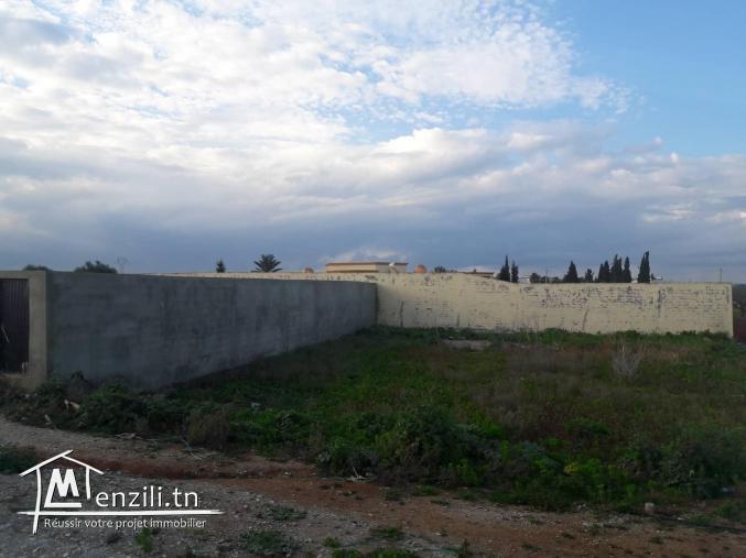 A vendre un terrain à 5mn du centre commercial Géant avec accès direct Bricorama