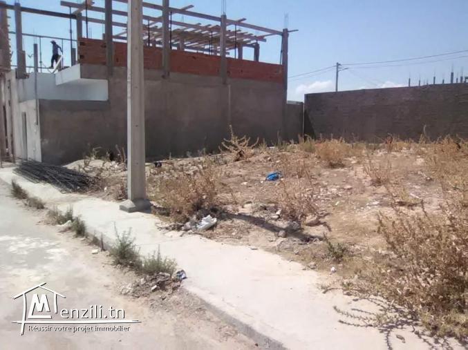ارض سكنية بتقاسيم تانيت طريق المنيهلة