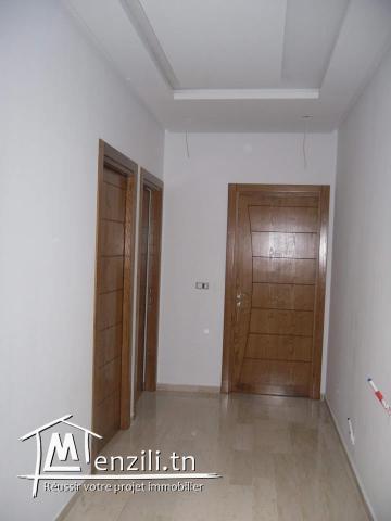 Villa et un étage non achevé