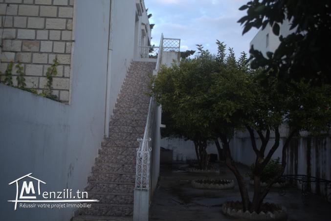 Maison S+3 à vendre à bardo