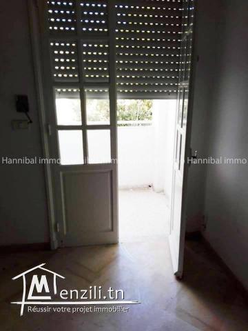 A vendre appartement S+3 à la marsa cité el rabiaa l’appartement