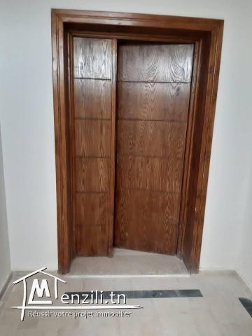 A Vendre un bel appartement S+2 jamais habité à la marsa derrière Hôpital Mongi Slim