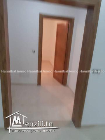 A Vendre un bel appartement S+2 jamais habité à la marsa derrière Hôpital Mongi Slim