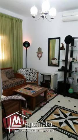 jolie grande chambre meublé climatisée