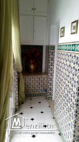 jolie grande chambre meublé climatisée