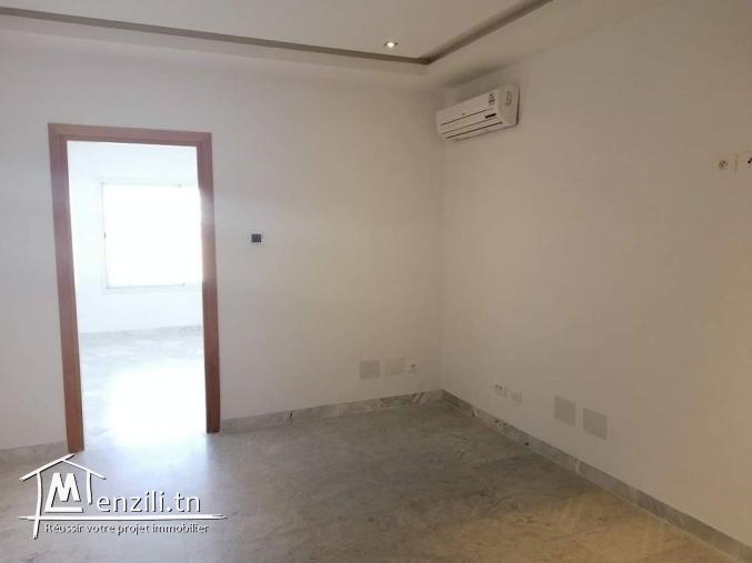 A louer u S+3 à usage bureautique