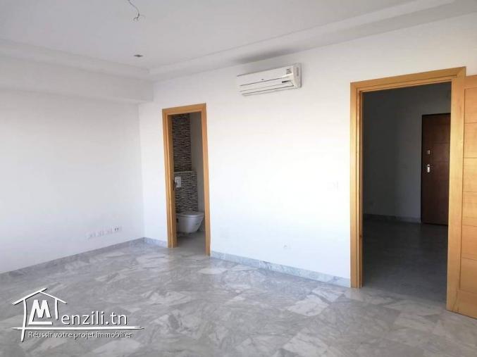 A louer u S+3 à usage bureautique