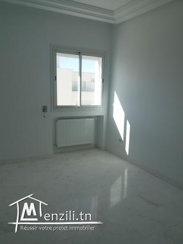 A VENDRE A BHAR LAZREG un bel appartement