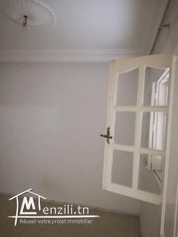 belle villa avec studio est dans une zone calme à cité kelibia