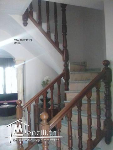A vendre   Duplex  situé à la Nouvelle Medina