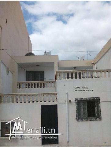 A vendre   Duplex  situé à la Nouvelle Medina