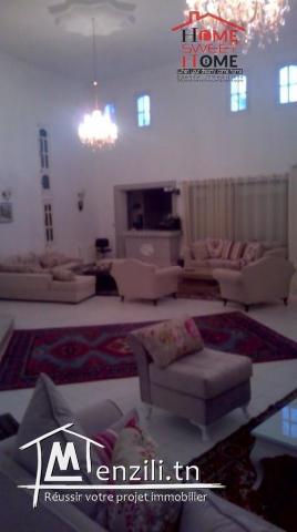 Belle villa avec piscine à la Soukra