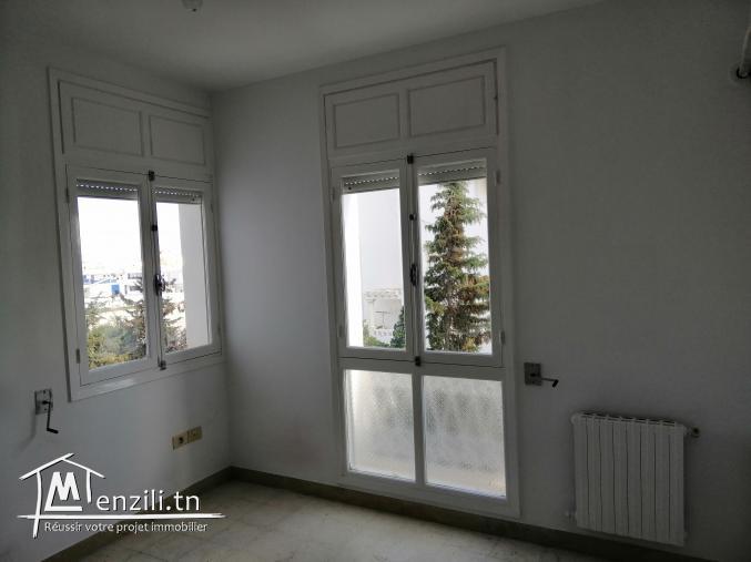 Appartement S+3 a vendre Cite Hedi Nouira