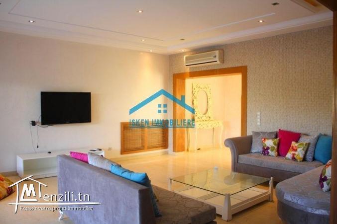 A vendre une villa très haut standing avec piscine