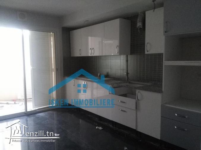 un appartement Lux à vendre dans un résidence gardée et avec piscine