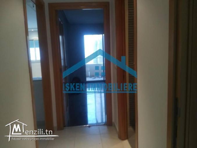 un appartement Lux à vendre dans un résidence gardée et avec piscine