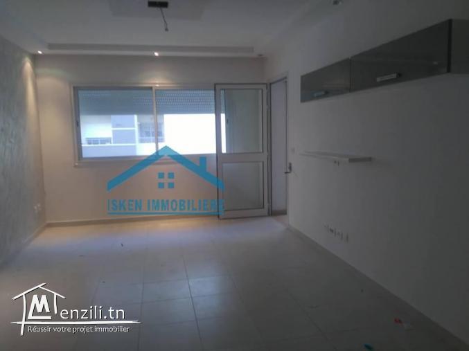 un appartement Lux à vendre dans un résidence gardée et avec piscine