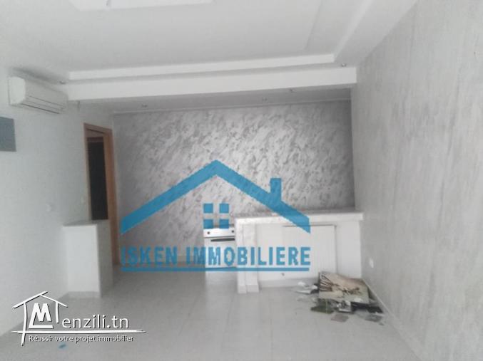 un appartement Lux à vendre dans un résidence gardée et avec piscine