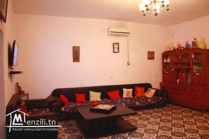 une jolie maison avec studio a vendre