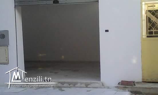 Garage commercial à louer