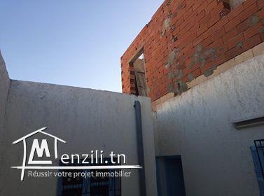 دار جديد للبيع في وسط مدينة البقالطة