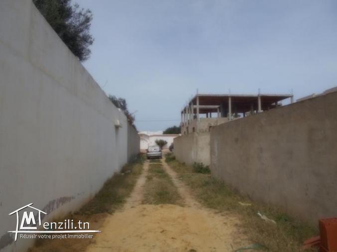 AV une belle maison avec jardin + garage  pas loin de yasmin hammamet   G