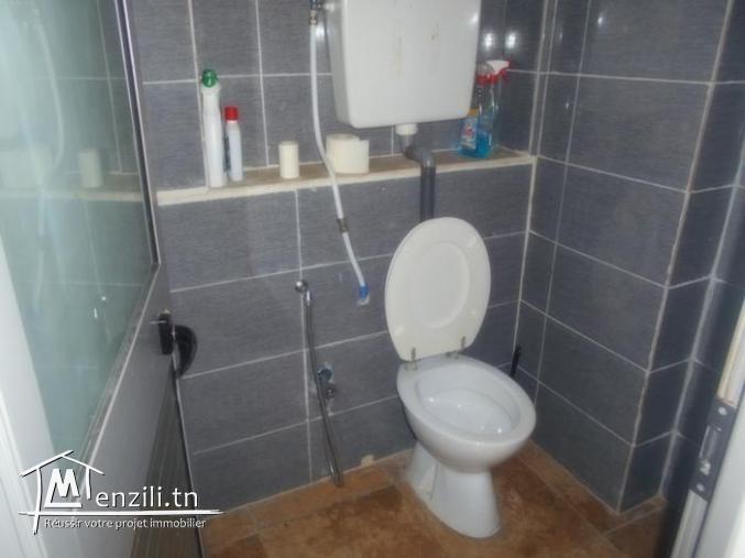 AV un fond commece a Hammamet