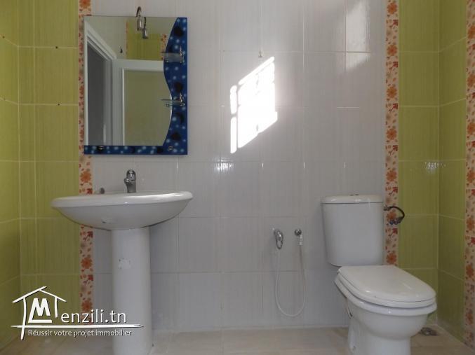 RDC vide avec jardin à louer