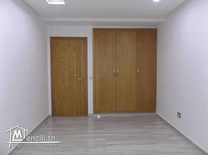 Un merveilleux S+2 avec jacuzzi sur la route principale Mrezga Hammamet avec vue dégagée