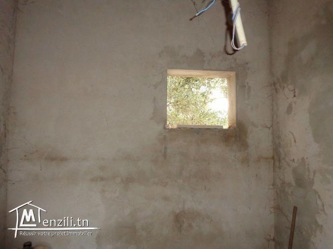 a hammamet sud une maison inachevée a vendre  g