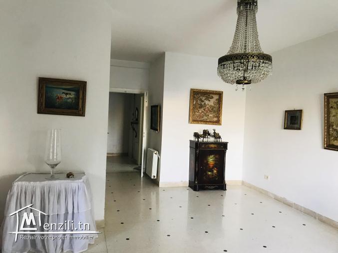 A vendre Appartement S+4 à Cité Hédi Nuira La soukra