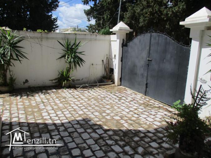 à vendre villa à soukra chotrana tél 53610180