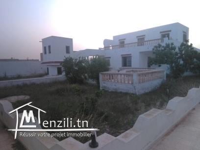 فيلا للبيع في طريق السلطنية كم 10