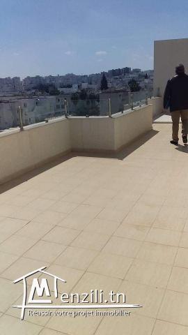 A vendre un S+2 situé à Avenue Hedi nouira Ennasr 2