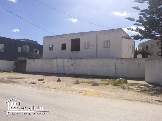 Local commercial stuiee a Boumhal