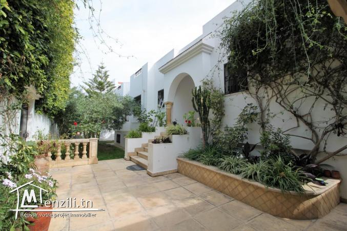 Spacieuse villa à l'aouina