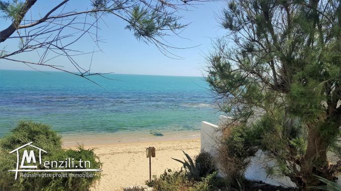 Lumineux rez de chaussée avec une vue mer
