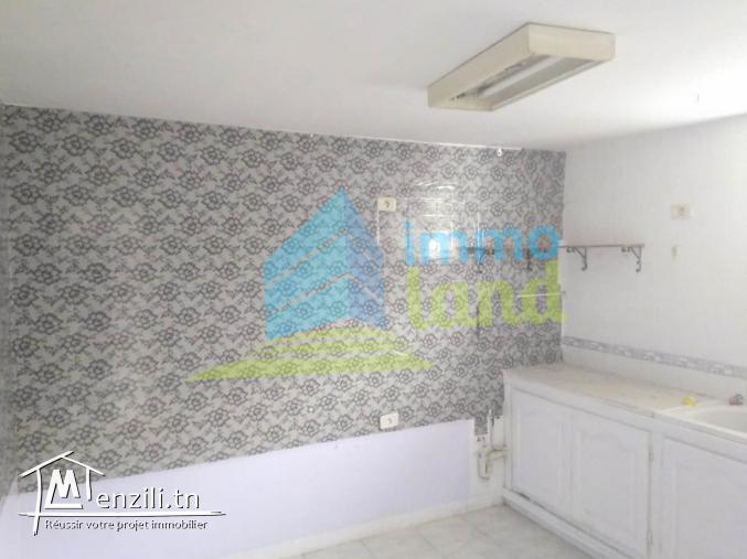 Bureau H 2 de 100 m2 à Menzah 6