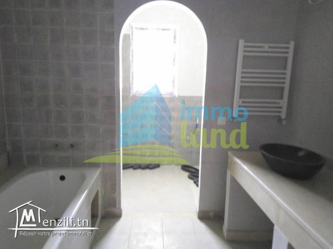 Etage de villa S3 de 215 m2 à Menzah 9B